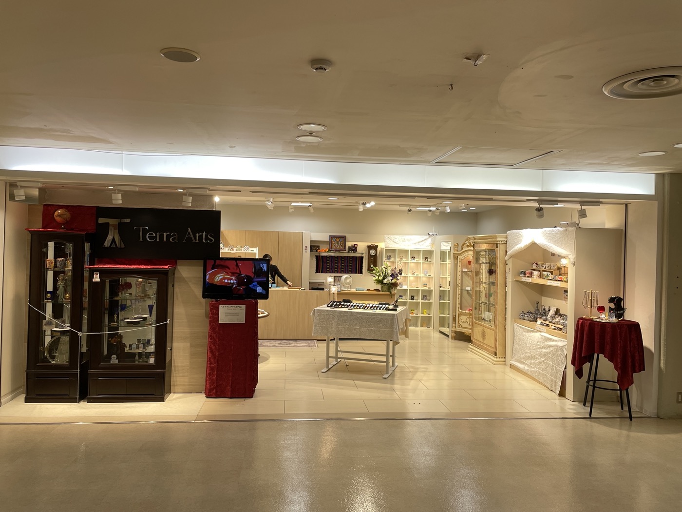 ベネチアングラス専門店 Terra Arts シーモール下関店 店舗正面